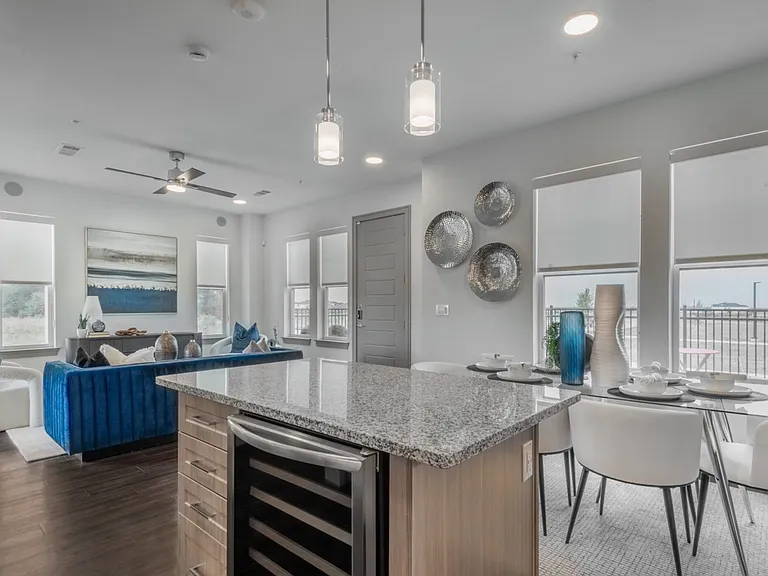 12866 Caprock Dr — Photo 2