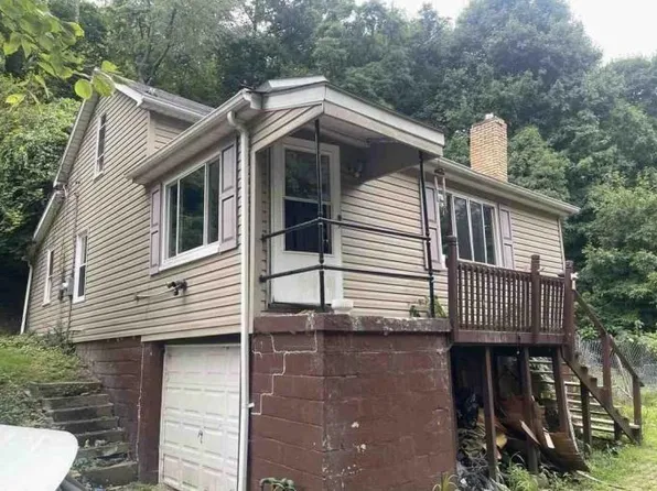 4 Lewis Dr, Aliquippa, PA 15001
