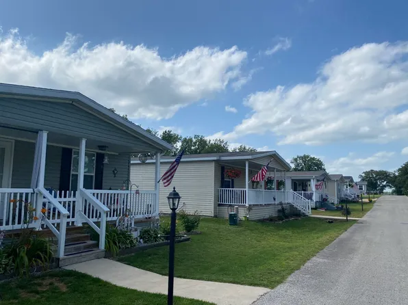 4542 Meadow Lake Ln, Rensselaer, IN 47978