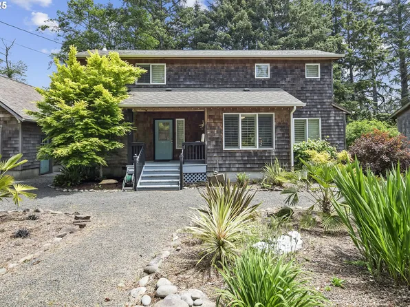 415 Spruce Ave, Gearhart, OR 97138