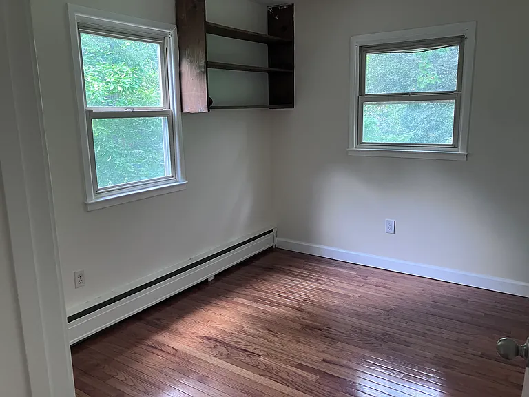 1306 Everett Ave — Photo 7