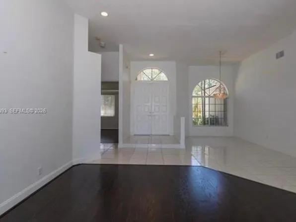 3066 Lakewood Cir, Fort Lauderdale, FL 33332