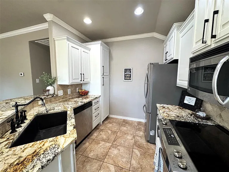 374 Miss Ellie Ln — Photo 3