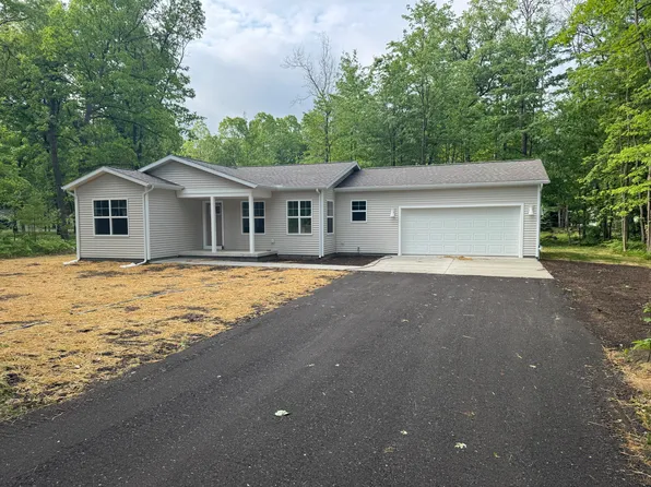 205 Forestville Dr, Houghton Lake, MI 48629