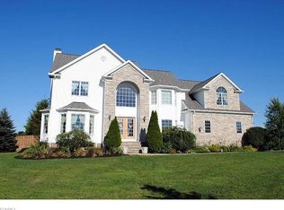 18979 Ravenna Rd, Chagrin Falls, OH 44023