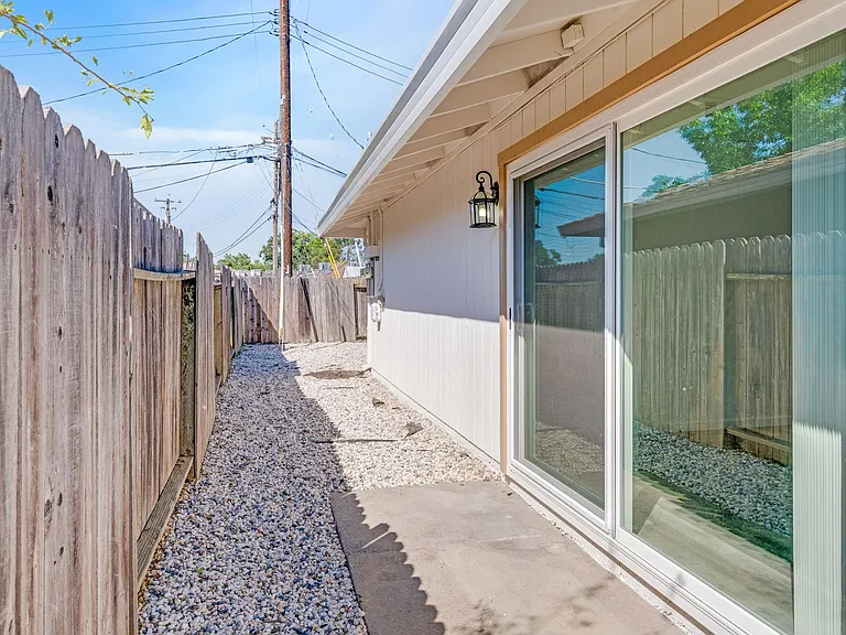9681 Lake Natoma Dr — Photo 25