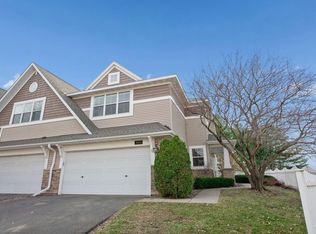 9980 Indigo Dr, Eden Prairie, MN 55347