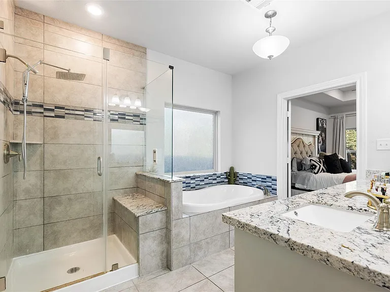 12140 Goliad Ln — Photo 18