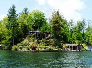 419 N Club Blvd, Lake Toxaway, NC 28747