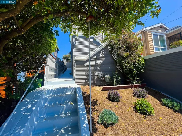 6672 Brann St, Oakland, CA 94605