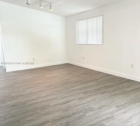 5th image of 9995 Nob Hill Ln #9995