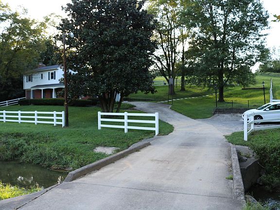 3rd image of 314 Benson Pike