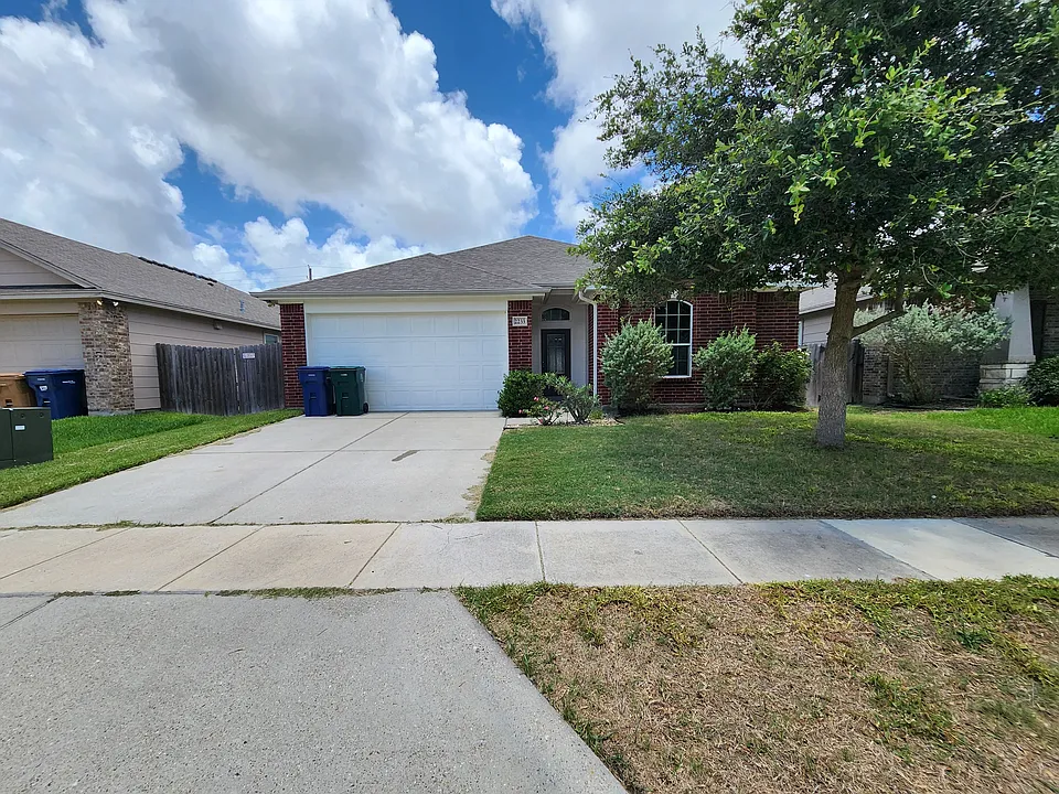 2233 Ibis St