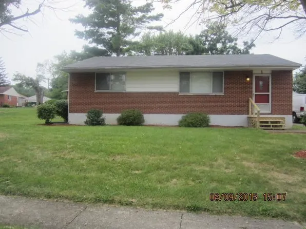 1 Whispering Dr, Dayton, OH 45426