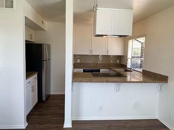 Upgraded Spacious Kitchen