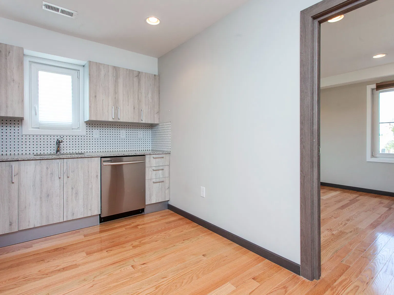 2 bed, $1,989 — Photo 2