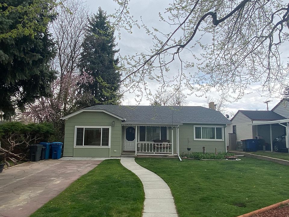 Cute home in old town Englewood near DU with off street parking and a garage.