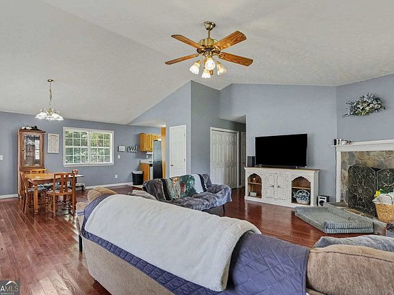 2nd image of 504A Locke St