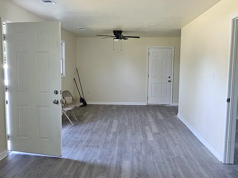 4976 Bradley Pl — Photo 4