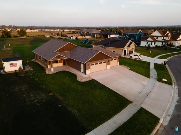 1108 N Slate Ave, Brandon, SD 57005