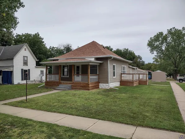 1002 Exchange St, Emporia, KS 66801