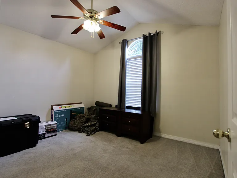 220 Tiffot Ct — Photo 18