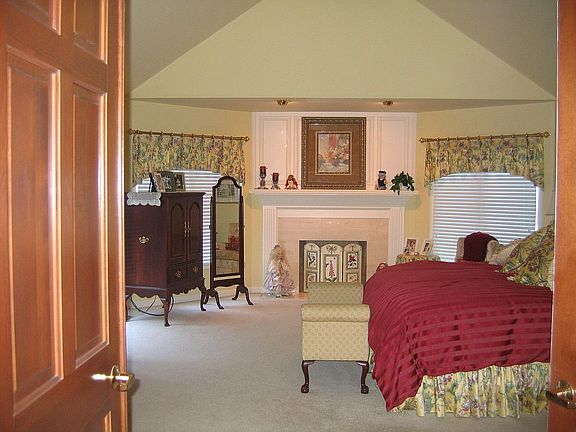 Master Bedroom-Fireplace