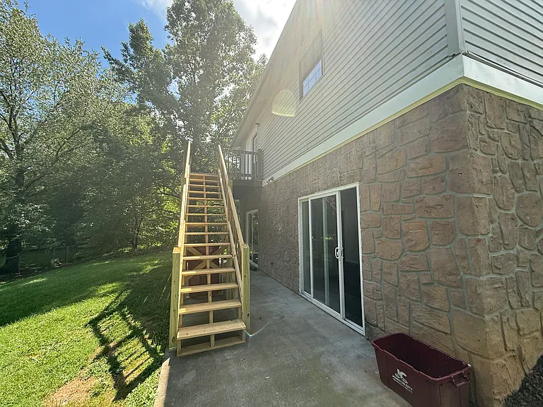 Ian Dr — Photo 9