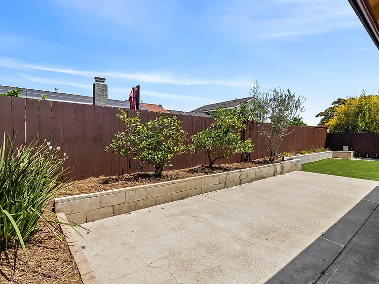 4820 Cobb Dr — Photo 8