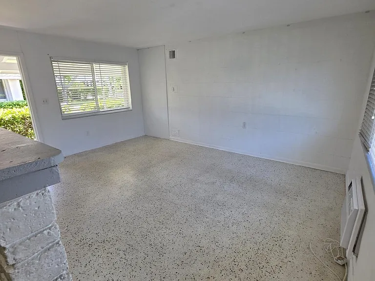 1216 Cabana Rd #1-A — Photo 5