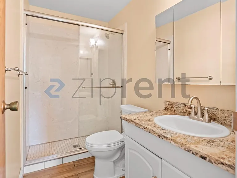 4842 Englewood Dr — Photo 18