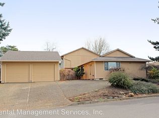1039 Birchwood Dr, Oregon City, OR 97045