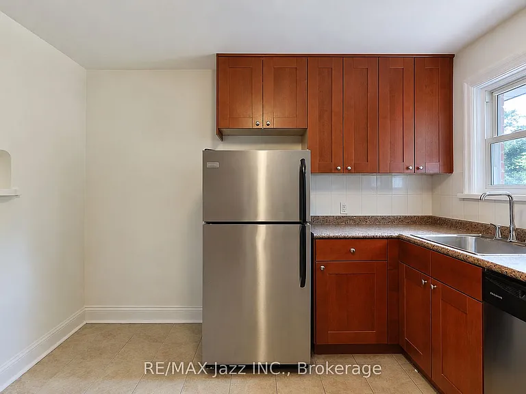 366 Mary St N #5 — Photo 14
