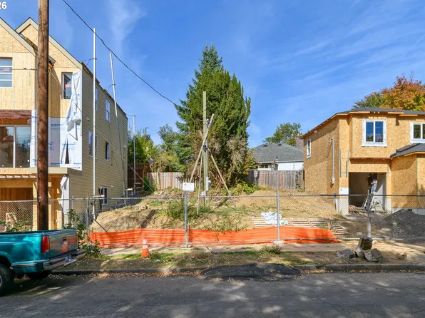 SE Waverleigh Blvd, Portland, OR 97202