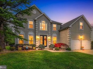 4 Redbud Dr, Sicklerville, NJ 08081