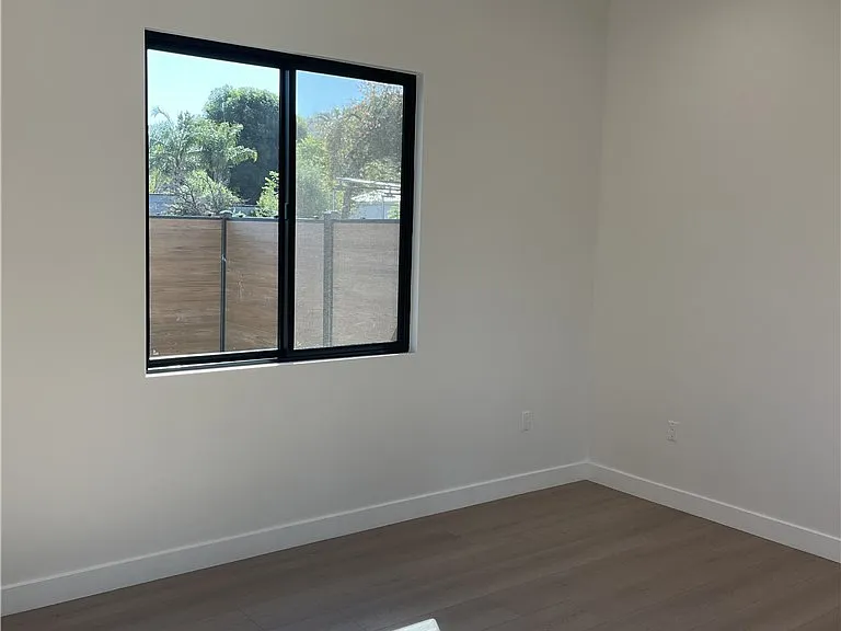 9626 Stonehurst Ave — Photo 18