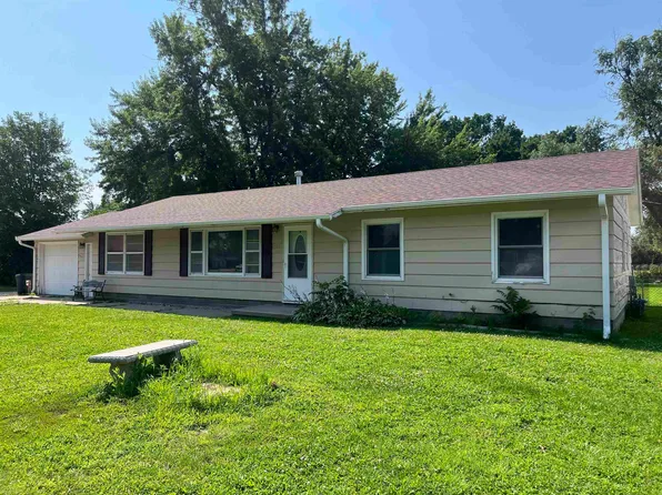 1523 W 12th St, Hastings, NE 68901