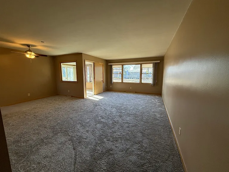 2413 S Carter Pl — Photo 2