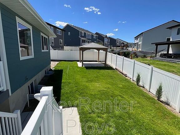2nd image of 146 W Thistle Dr