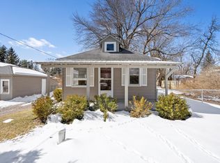 29 N Eagan Dr, Lake Orion, MI 48362