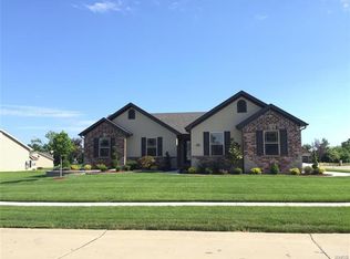 102 Albany Manor Dr, Wentzville, MO 63385