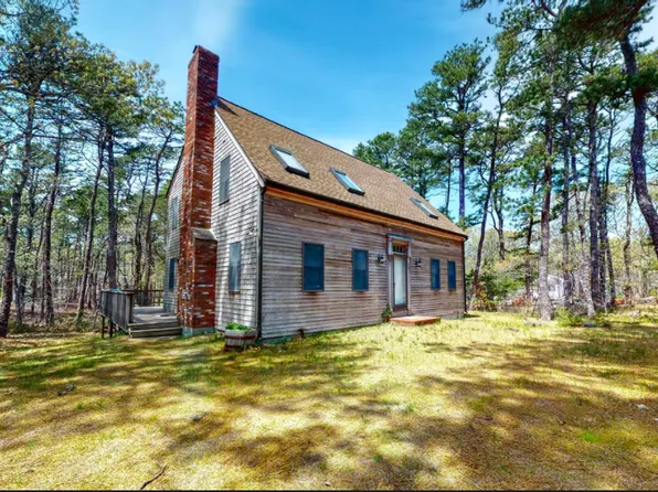 85 Pineneedle Rd, Wellfleet, MA 02667