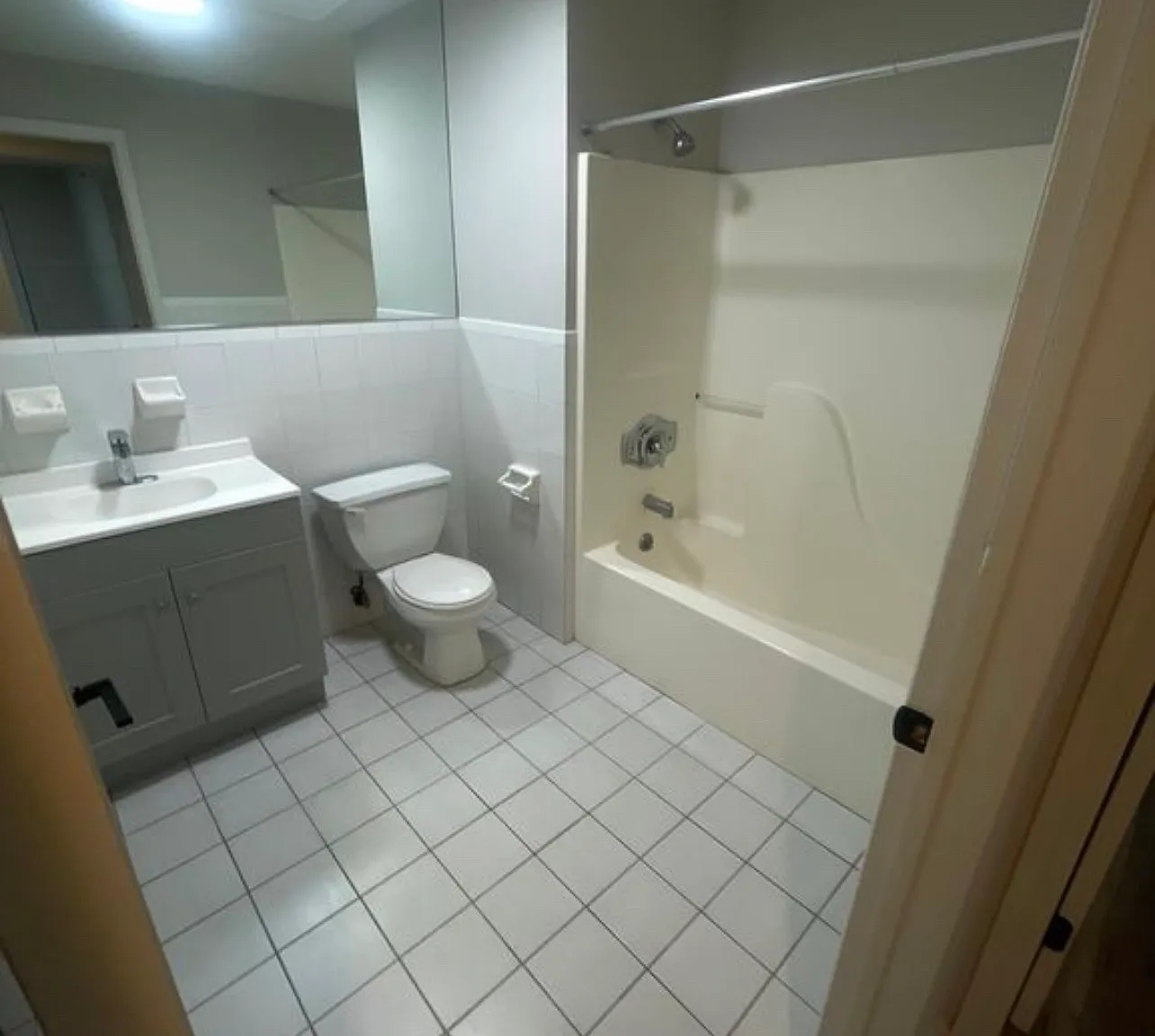 2 bed, 1200 sqft, $2,950 — Photo 2