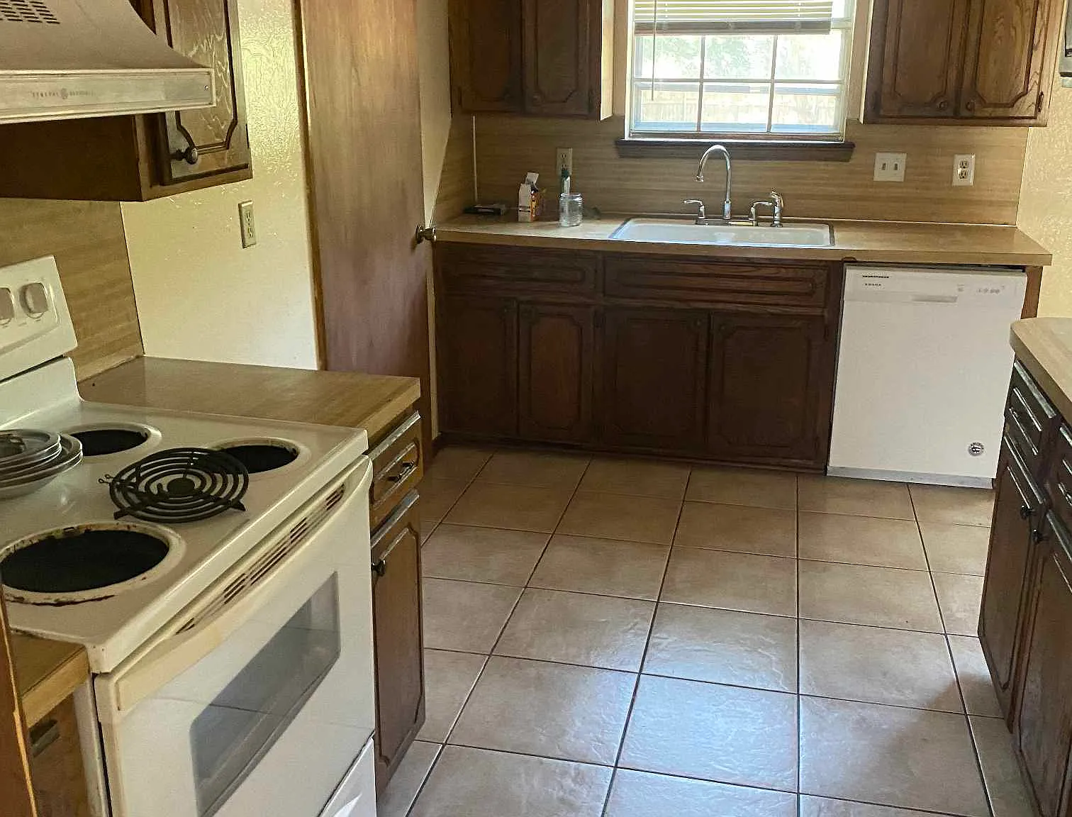 4 bed, 1728 sqft, $1,700 — Photo 4