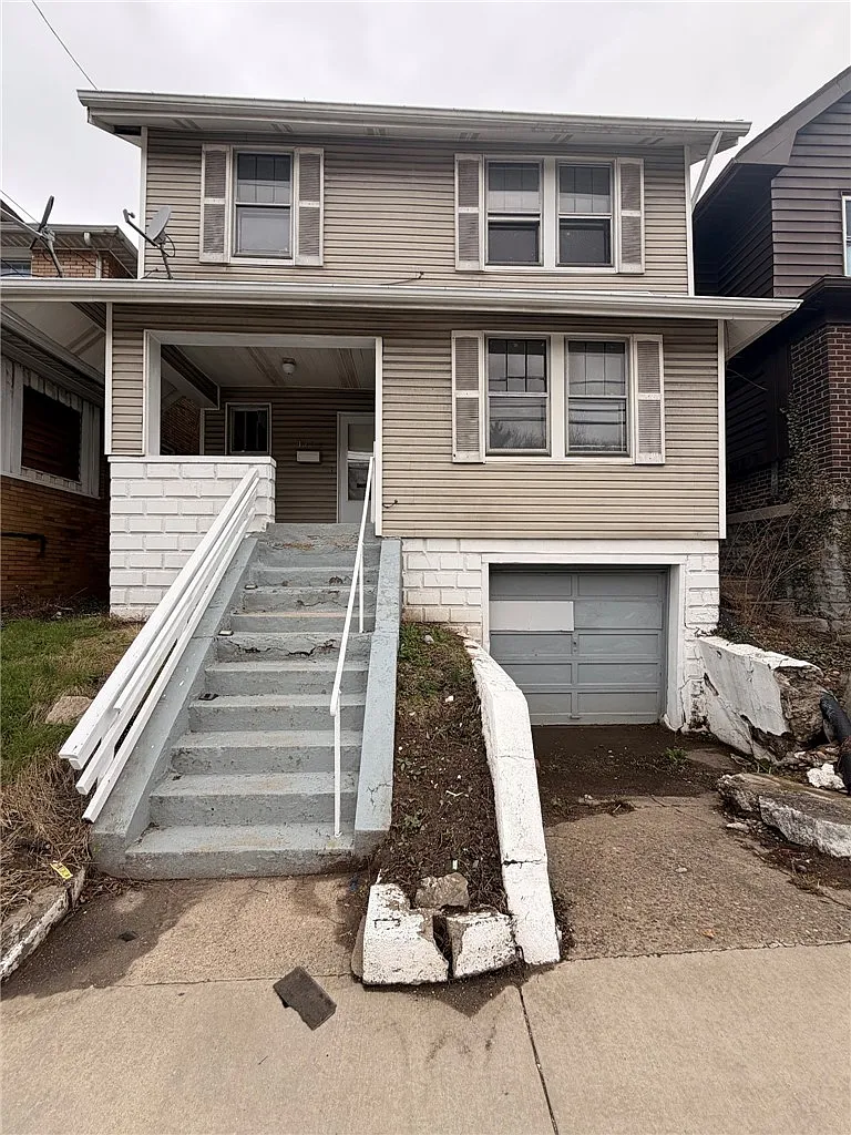 1725 Laketon Rd photo 1