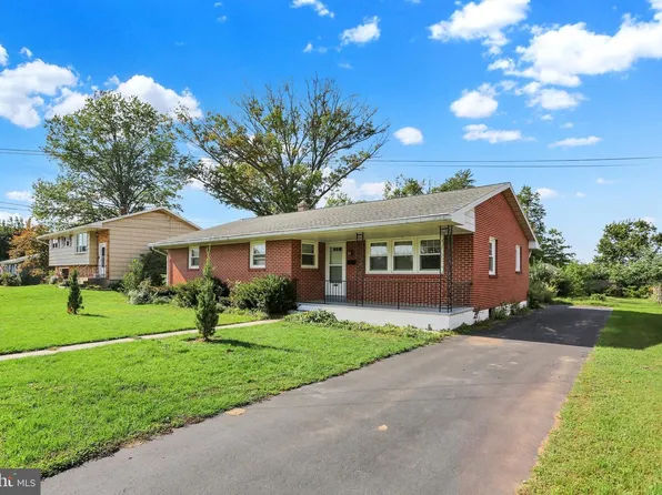 211 E Race St, Fleetwood, PA 19522
