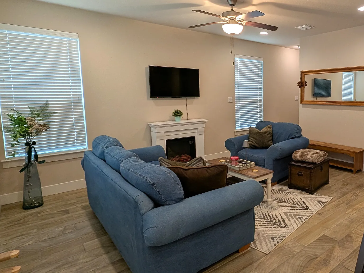 3 bed, 2.5 bath, 1694 sqft, $2,150 — Photo 3