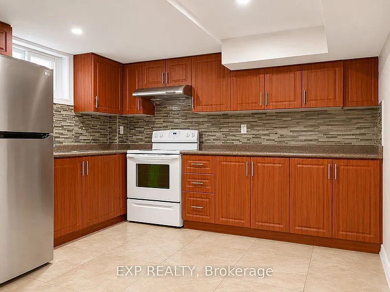 115 Donside Dr #LOWER — Photo 3