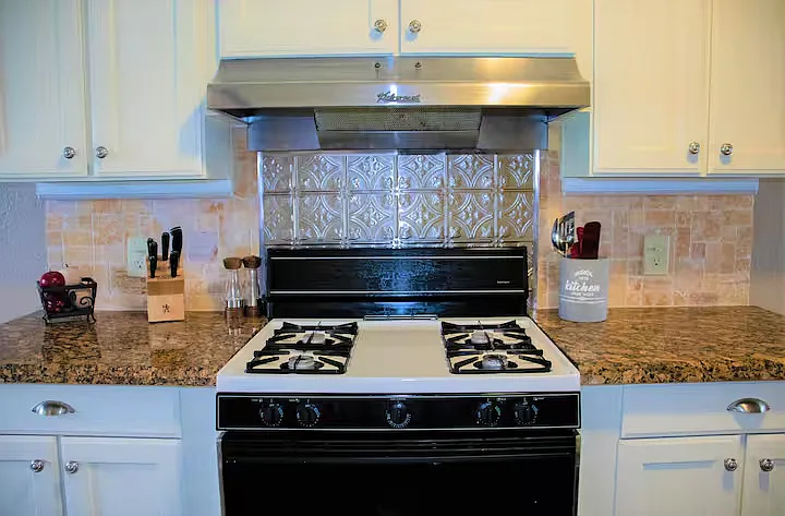 702 Broadmoor Dr — Photo 10