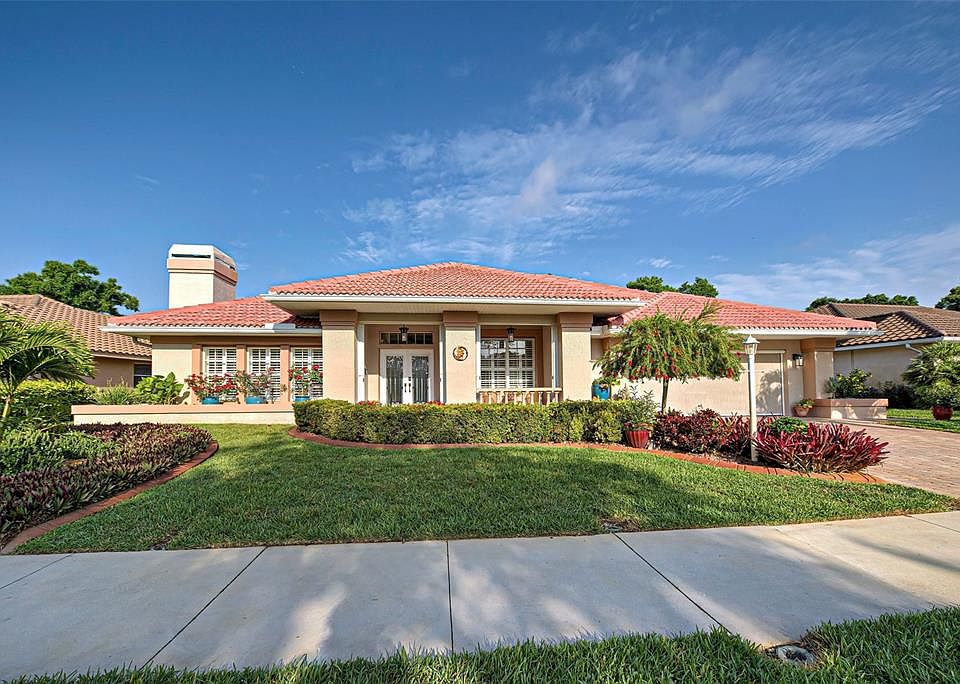 1st image of 581 PARK ESTATES SQUARE